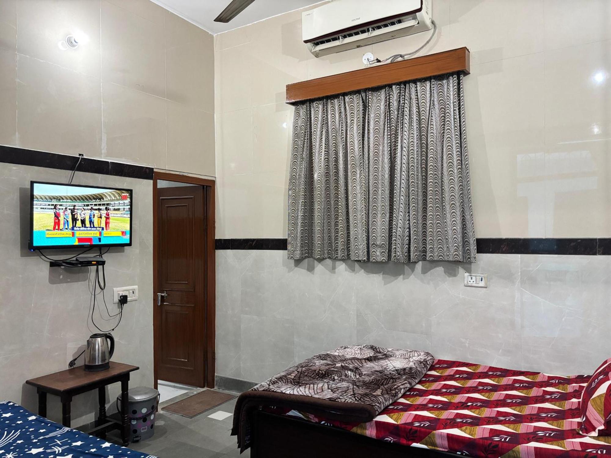 Shri Balaji Dham Hotel Vrindāvan Exterior foto