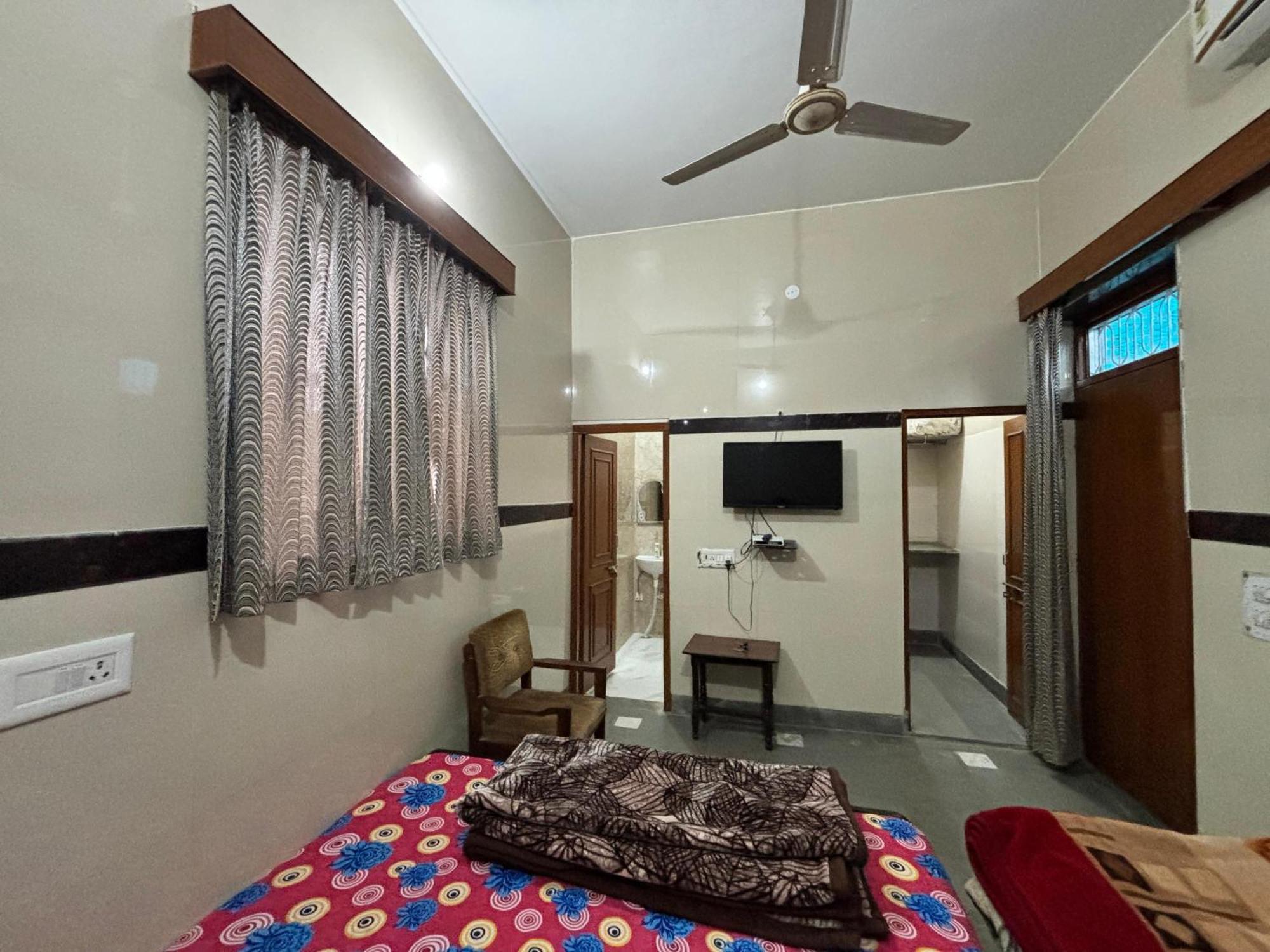 Shri Balaji Dham Hotel Vrindāvan Exterior foto