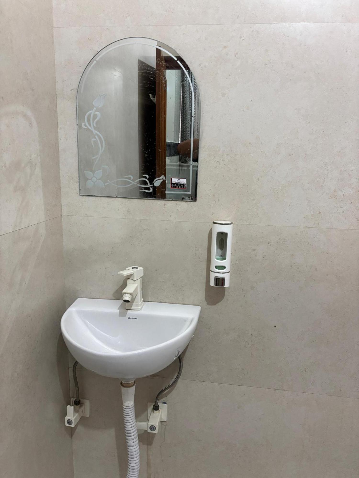 Shri Balaji Dham Hotel Vrindāvan Habitación foto