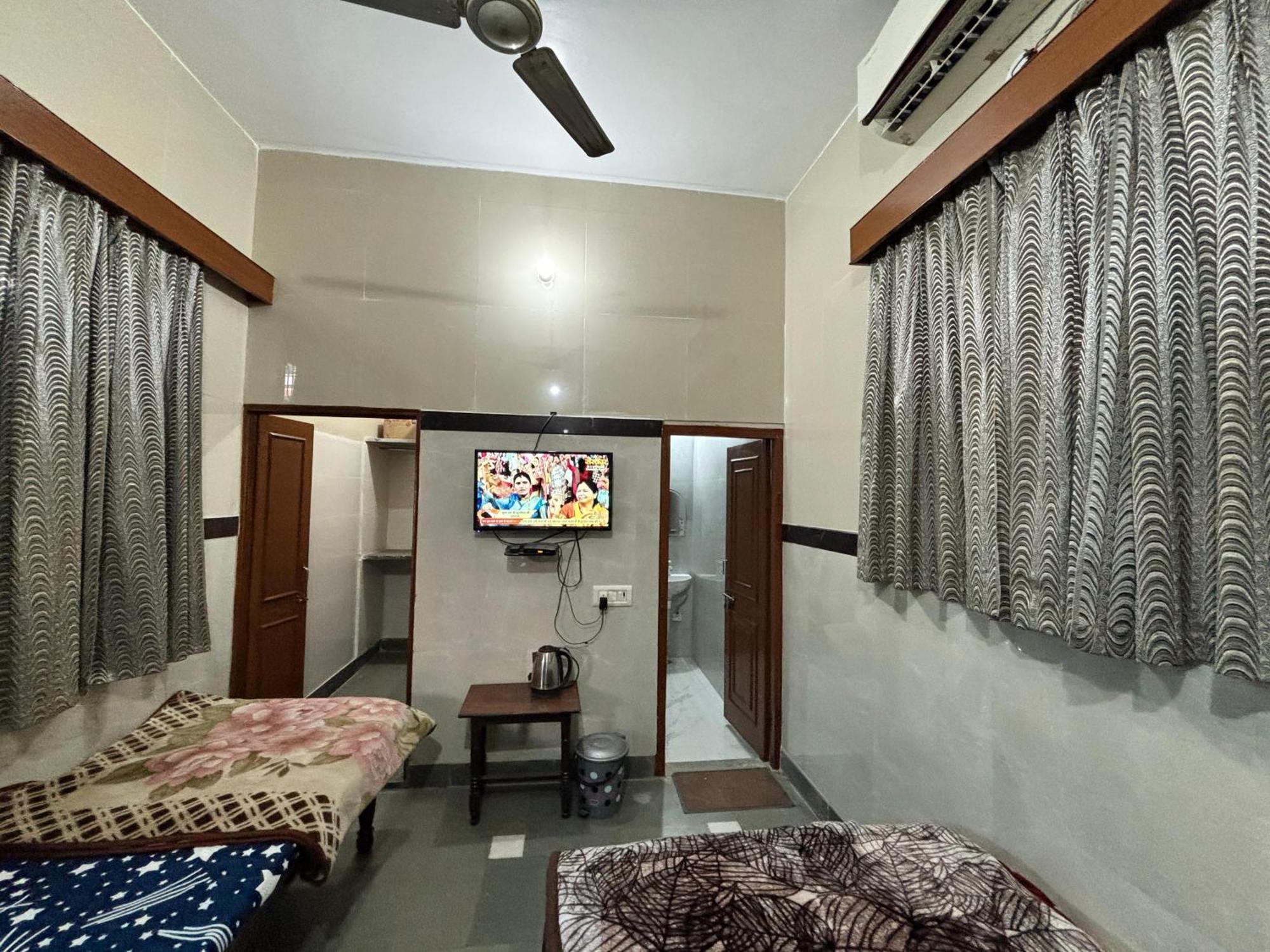 Shri Balaji Dham Hotel Vrindāvan Exterior foto