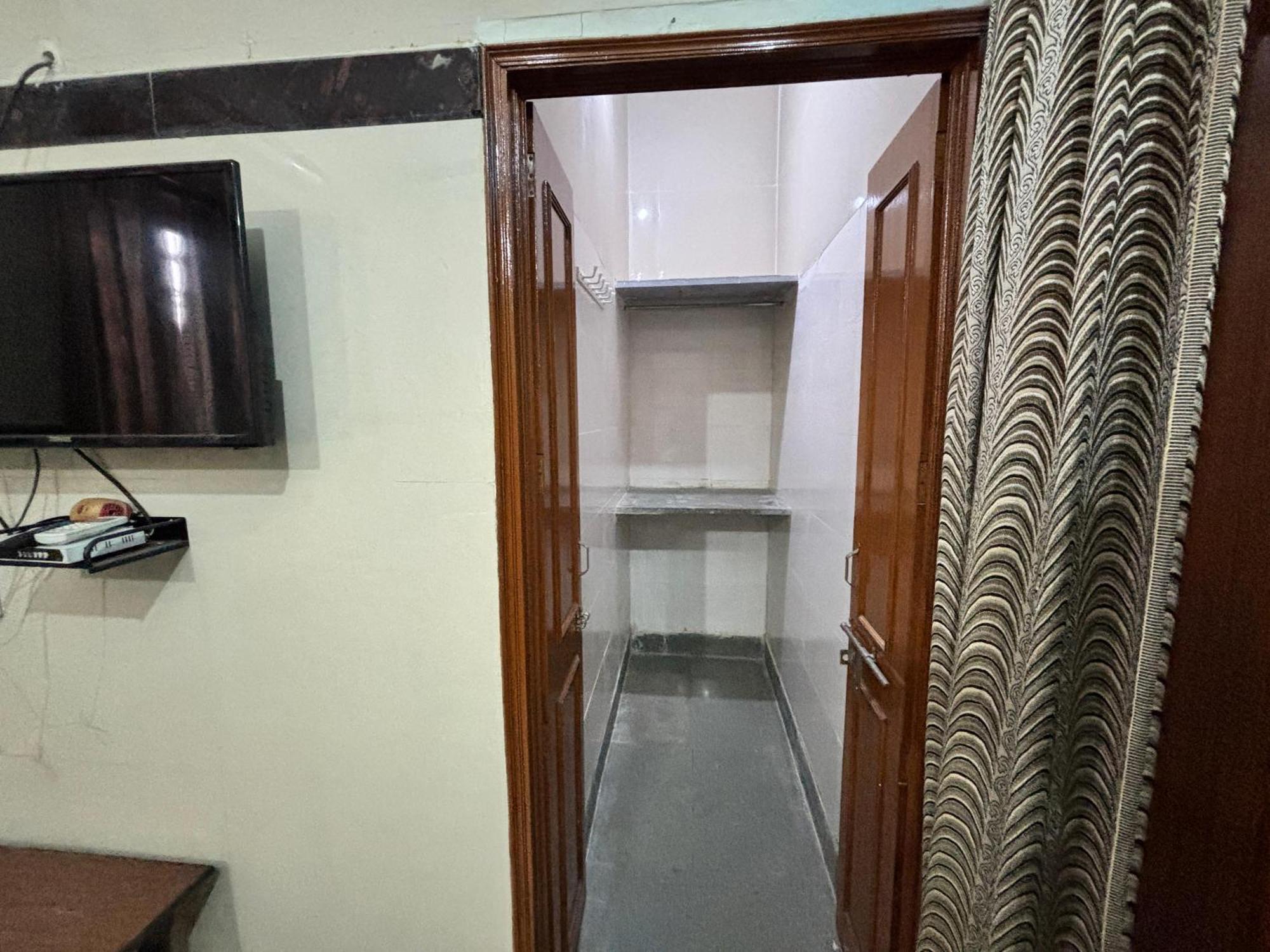 Shri Balaji Dham Hotel Vrindāvan Exterior foto